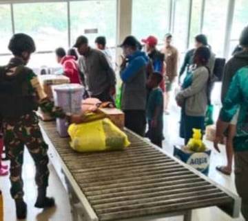 Korpasgat dan Warga Sambut HUT Ke-29 Puncak Jaya 