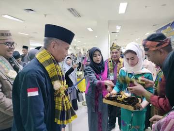  Kafilah STQHN Kalbar Tiba di Kendari, Disambut Hangat