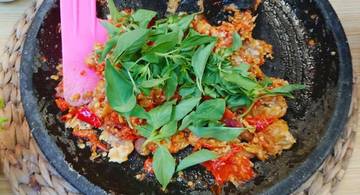 Sambal Tempe Penyet Kemangi, Gurih Pedas Bikin Nagih