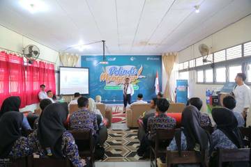 Program "Pelindo Mengajar" di SMP Negeri-1 Sungai Kunyit