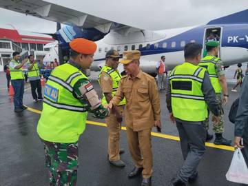 Satgas Korpasgat-Masyarakat Sambut Pasangan Bupati Boven Digoel    