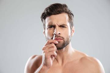 Bahaya Sering Mencabut Bulu Hidung