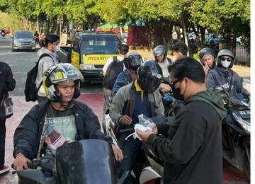 Kualitas Udara Buruk, Aliansi Masiswa Bagikan 1000 Masker