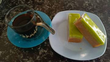 Segelas Kopi dan Kenikmatan Dodol Ubi