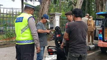 Ditlantas Polda Kalbar Periksa Kelengkapan Berkendara