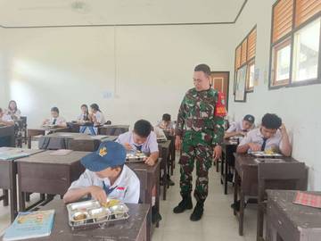 TNI Kawal Program Makan Bergizi Gratis Kembayan Sanggau