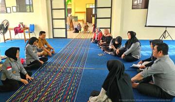 Kemenkum Kalbar Dampingi Sentra IKM Tenun Sambas