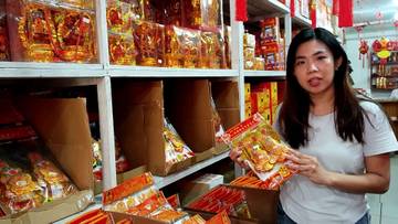 Perlengkapan Sembahyang Imlek Diburu Warga Pontianak