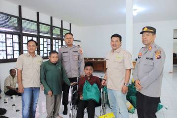 HPN 2026, KAWAN Ketapang Berbagi Sembako Disabilitas Warga