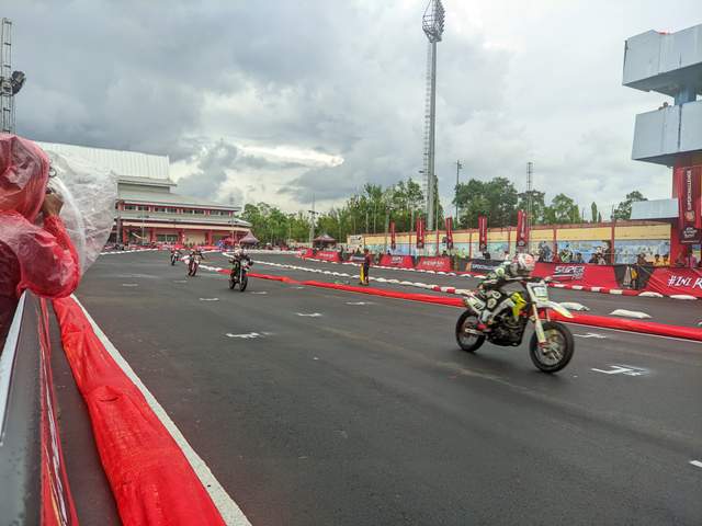 Ratusan Pembalap Ikuti Superchallenge Superprix Seri Keempat 