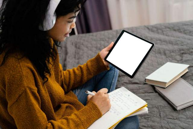 Deep Reading di Era Digital: Tantangan dan Peluang - RRI.co.id