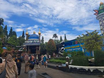 Jelang Masuk Sekolah, Purbasari Pancuran Mas Ramai Pengunjung