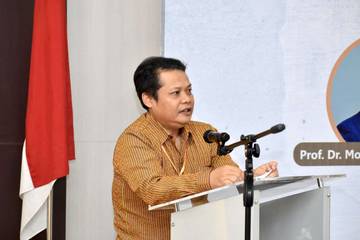 Ironi Dibalik Peringatan Hari Buruh dan Hardiknas