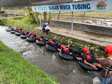 Menikmati Long Weekend di Sukan River Tubing