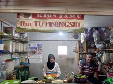 Pesona Ramuan Ibu, Hadir Jamu di Pojok Pasar