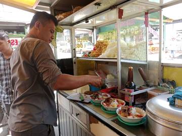 Soto Mie Bogor Pasar Wage Jadi Incaran Pelanggan