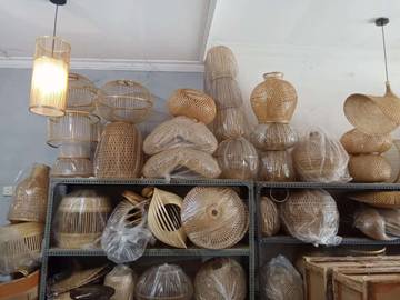 Lampu Hias Bambu Banyak Diminati di Purwokerto