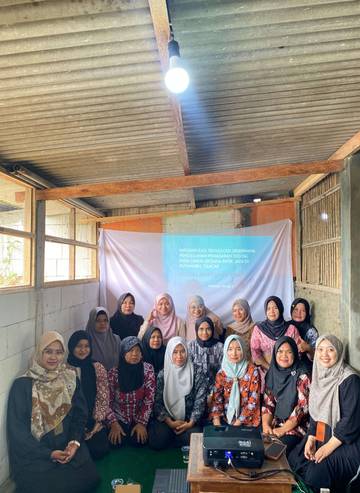 Dosen UNUGHA Cilacap Latih UMKM Leksana Batik Jaya