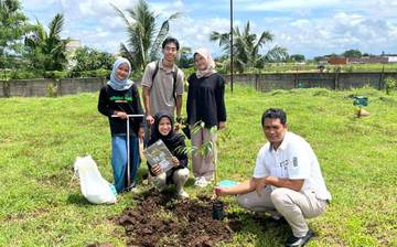 UIN Saizu Tanam Pohon Langka di Kampus