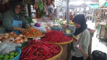 Harga Cabe Rawit Merah Tembus 100 Ribu Perkilogram 