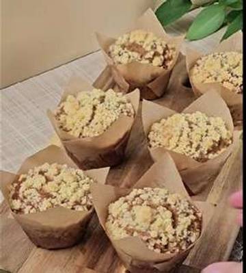 Banana Cake Lembut dengan Toping Renyah