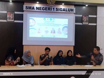 Praktik Baik Pembelajaran Mendalam Guru SMAN Sigaluh Dipodcastkan