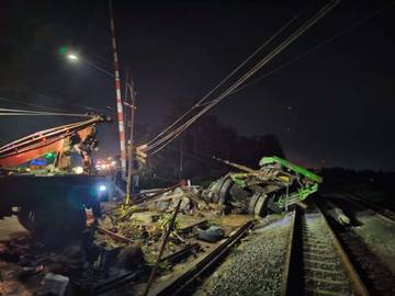 Truk Tertemper KA di Kebumen, Pengemudi Meninggal Dunia