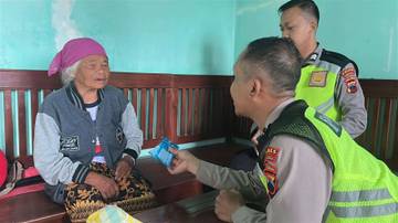 Dokkes Polres Purbalingga Periksa Warga Terdampak Bencana