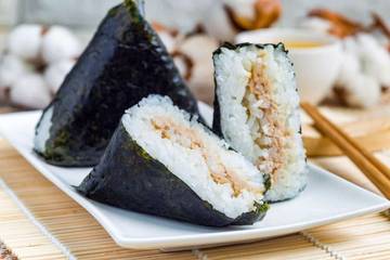 Onigiri Ayam Bumbu Nusantara
