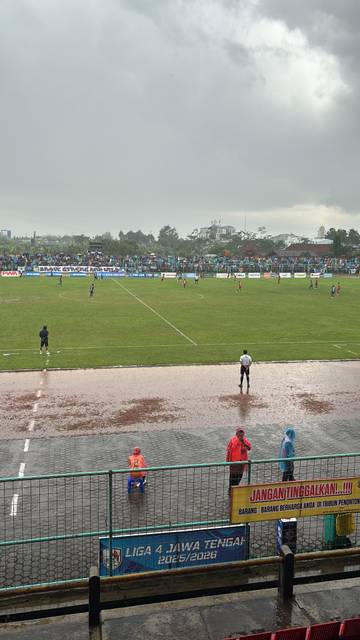 Laga Keras, Persibas Tertinggal dari Persak