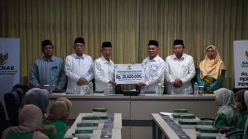 UPZ UIN Saizu Salurkan ZIS Ratusan Juta
