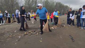 Walikota Tegal Pimpin Gerakan Bersih Pantai