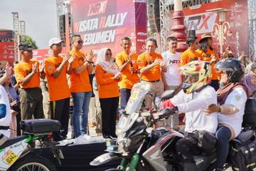 Bupati Lilis Lepas Wisata Rally Kebumen 360°