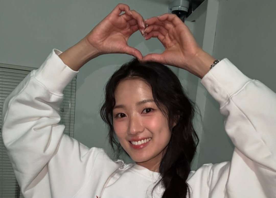 Intip Profil-Karir Kim Hye Yoon, Raih Popularity Award 