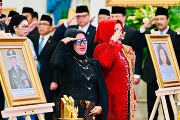 Ketika Sejarah Memaksa Kita Membaca Banyak Warna