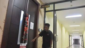 KPK Lakukan OTT dan Segel Ruang  Bupati Bekasi