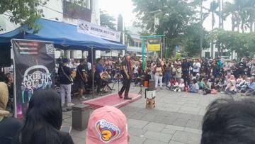 Akustik Kota Tua, Nada Jalanan Menyapa Awal Tahun