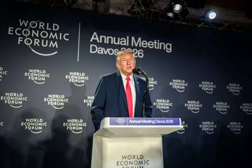 Trump Batalkan Ancaman Tarif, Redakan Sengketa Greenland