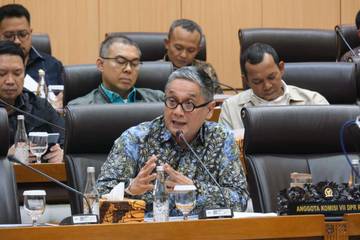 Putra Nababan Kritik Target Pesimis KemenEkraf 2026, Ancaman 1,3 Juta Kerja