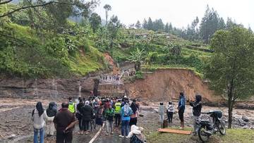 BNPB: Hujan Ekstrem Sebabkan Banjir dan Longsor di Gunung Slamet