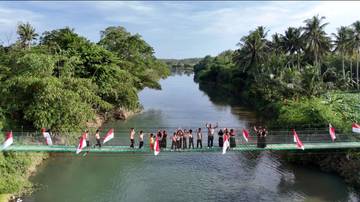 Jembatan Terbangun, Penantian Panjang Warga Cipalebuh Garut Terjawab