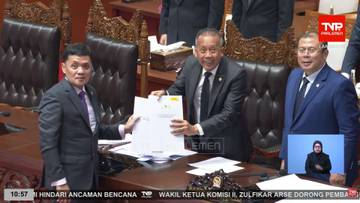DPR Setujui Usulan Adies Kadir Jadi Hakim MK