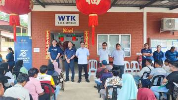 Ratusan WNI Ikuti Pelayanan Keimigrasian KJRI Kuching 