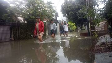 Banjir, Bangunan Liar d Kali Bekasi Bakal Ditertibkan