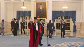 Ucap Sumpah di Hadapan Presiden, Adies Kadir Resmi Jadi Hakim MK