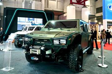 Prestige Hadirkan Kendaraan Taktis Pindad Maung MV1 dan MV2 di IIMS 2026