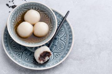 Selain Kue Keranjang, Ini Makanan Khas Imlek Dunia