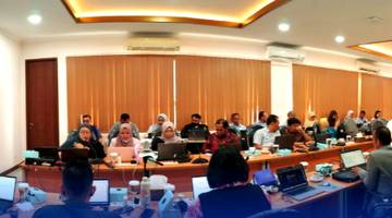 Hasil Studi: Serapan Lulusan UNDIRA Tunjukkan Tren Positif