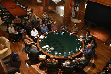 Kumpulkan Pengusaha, Presiden Minta Perbanyak Lapangan Kerja