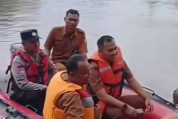 Air Cisadane Tercemar, Dinas Lingkungan Hidup Tangerang Uji Laboratorium